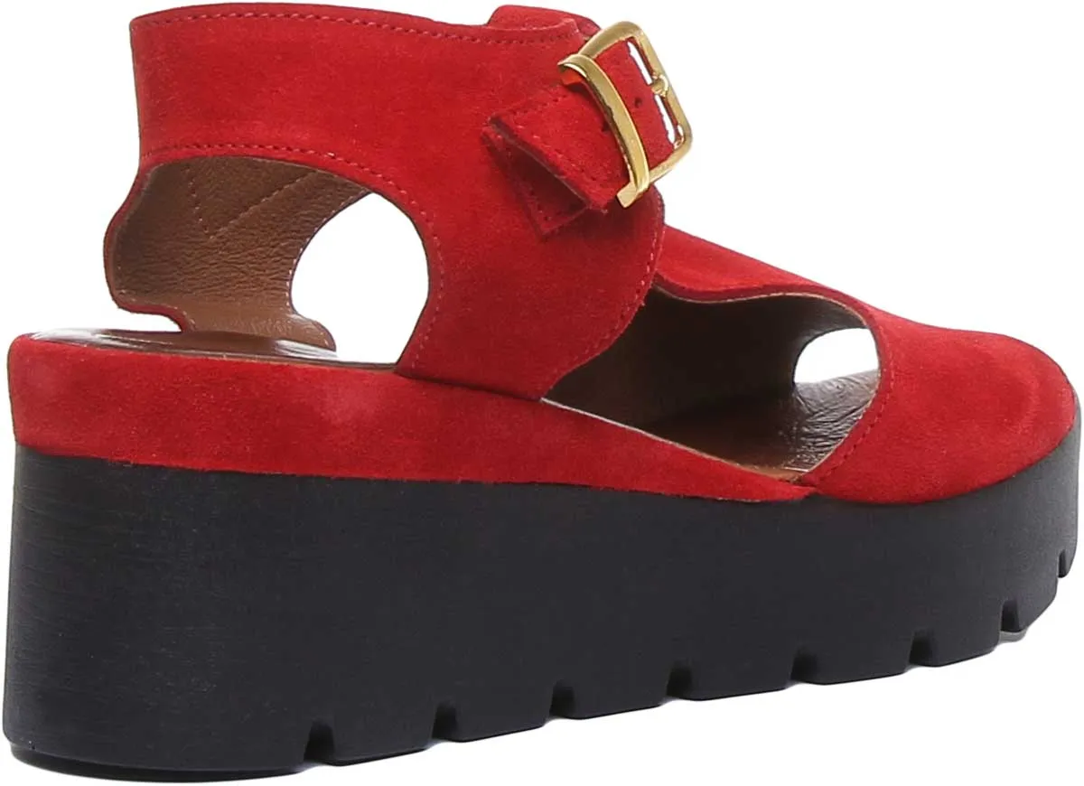 6200 Summer Wedge Sandal In Red