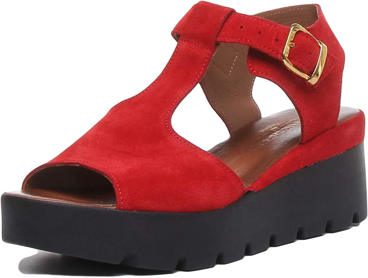 6200 Summer Wedge Sandal In Red