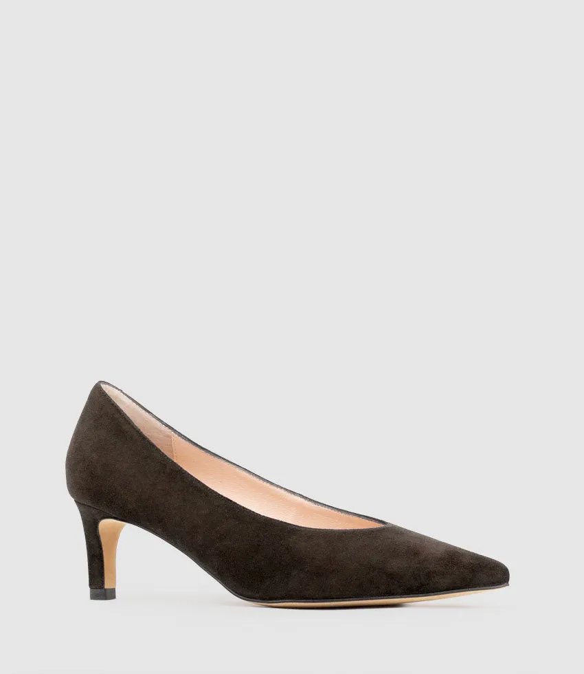 COSETTE55 Choked Up Pump in Chocolate Suede
