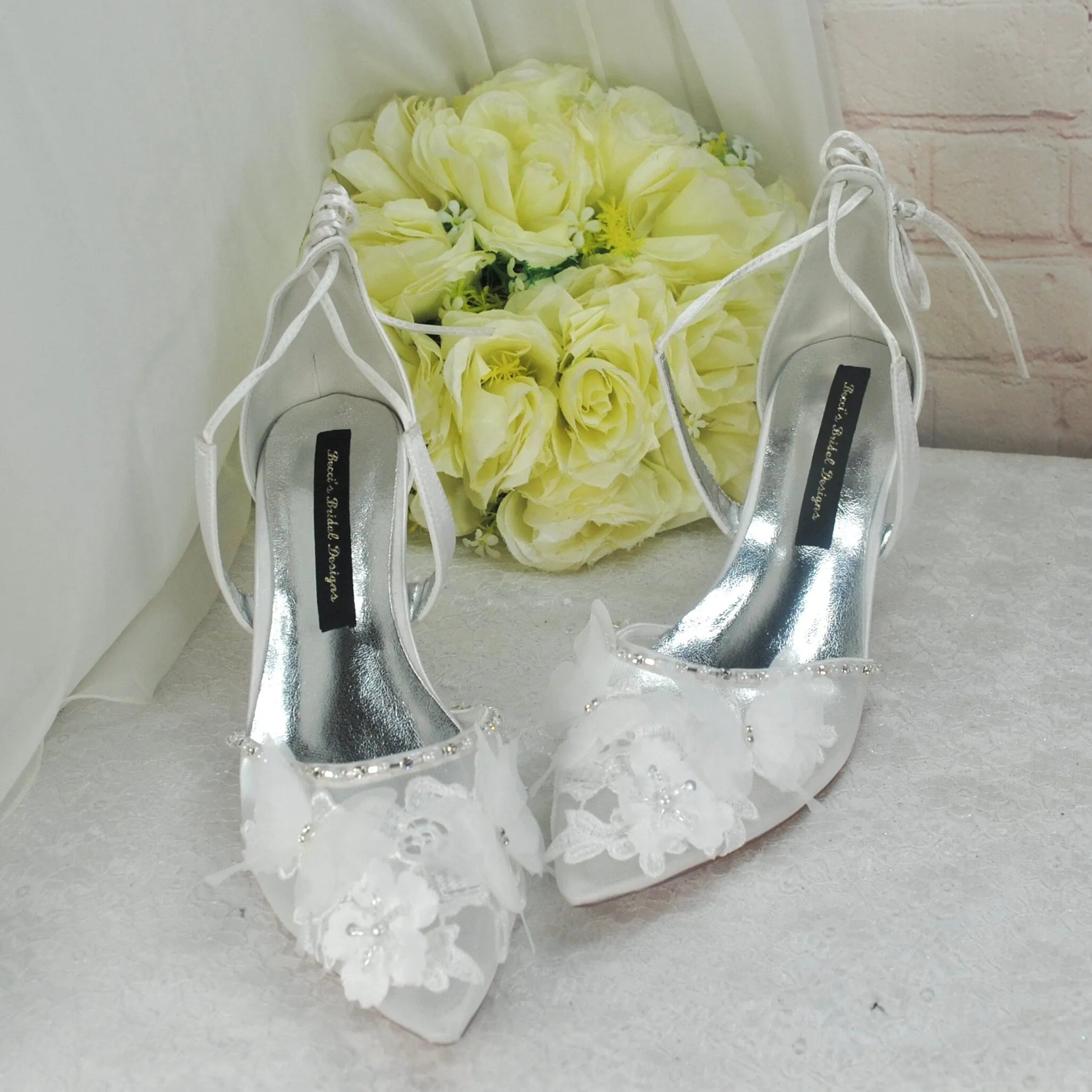 Embroidered White Butterfly Sandals Size UK7/US9.5