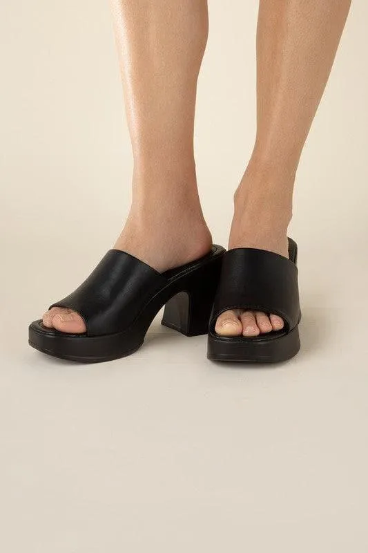 SODA Typo Slide Mule