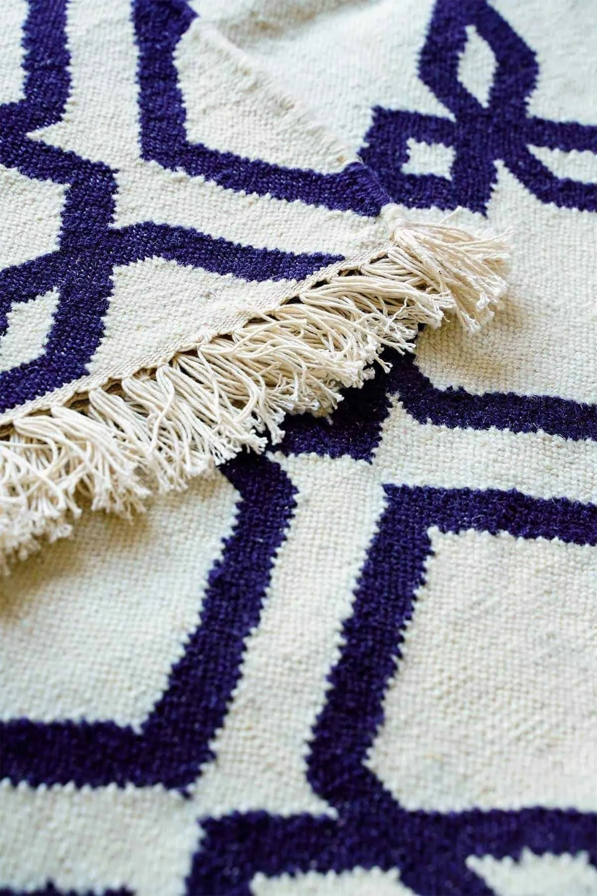 Trellis Woven Rug (Black And White)