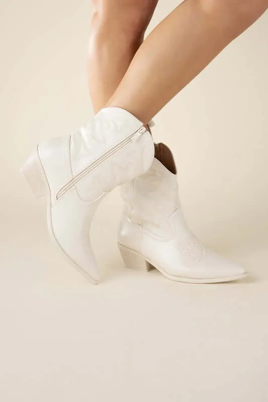 Willa Western Tapered Toe Block Heel Cowboy Boots